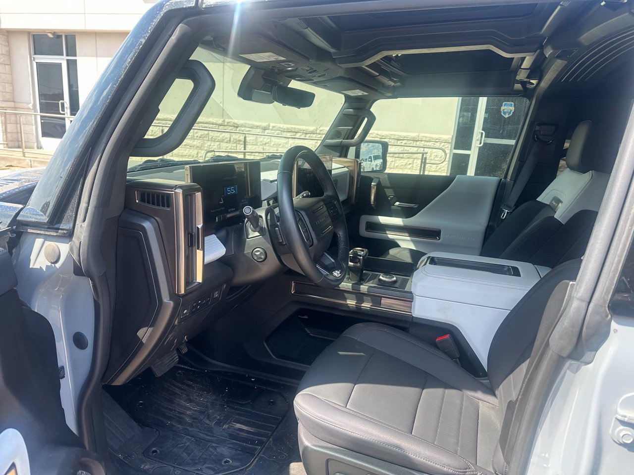 Used 2024 GMC Hummer EV 2X w/ Extreme Off-Road Package AWD/4WD image 9