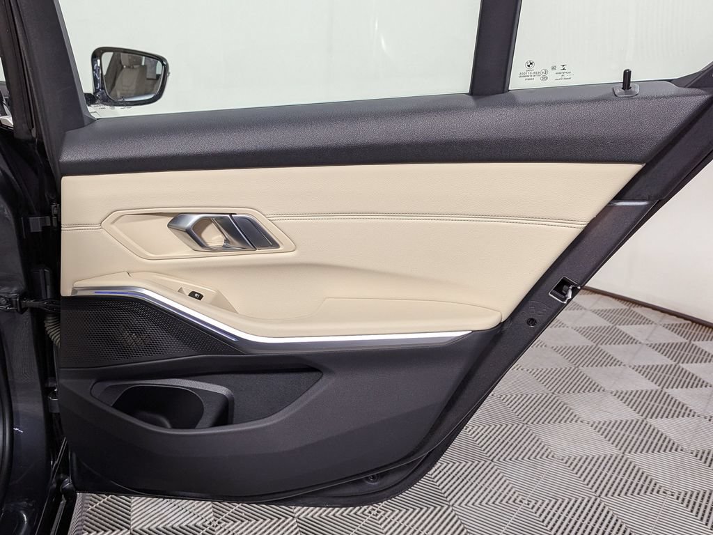 Used 2019 BMW 330i xDrive Sedan w/ Premium Package AWD/4WD image 40