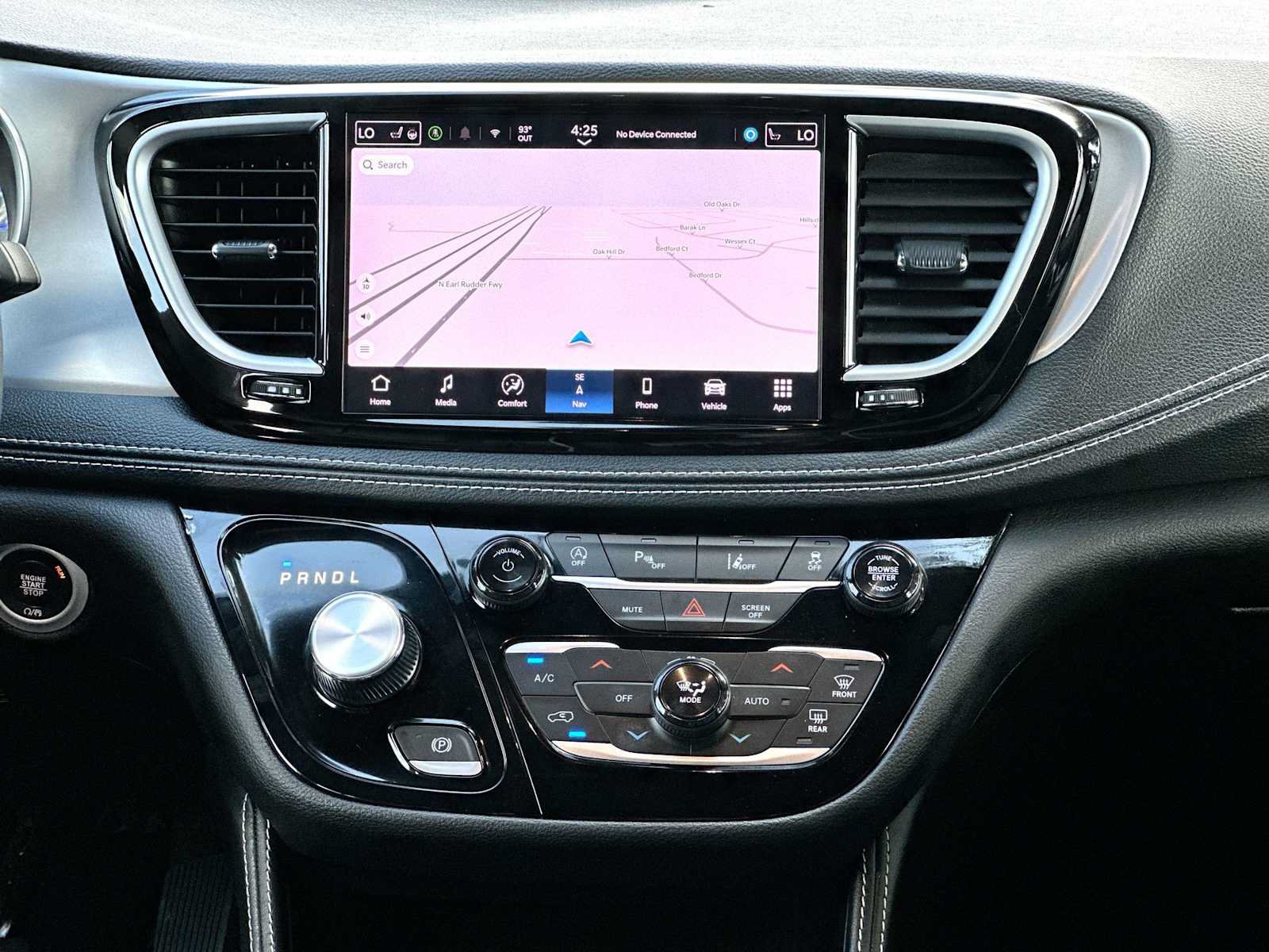 Used 2025 Chrysler Pacifica Limited FWD image 26