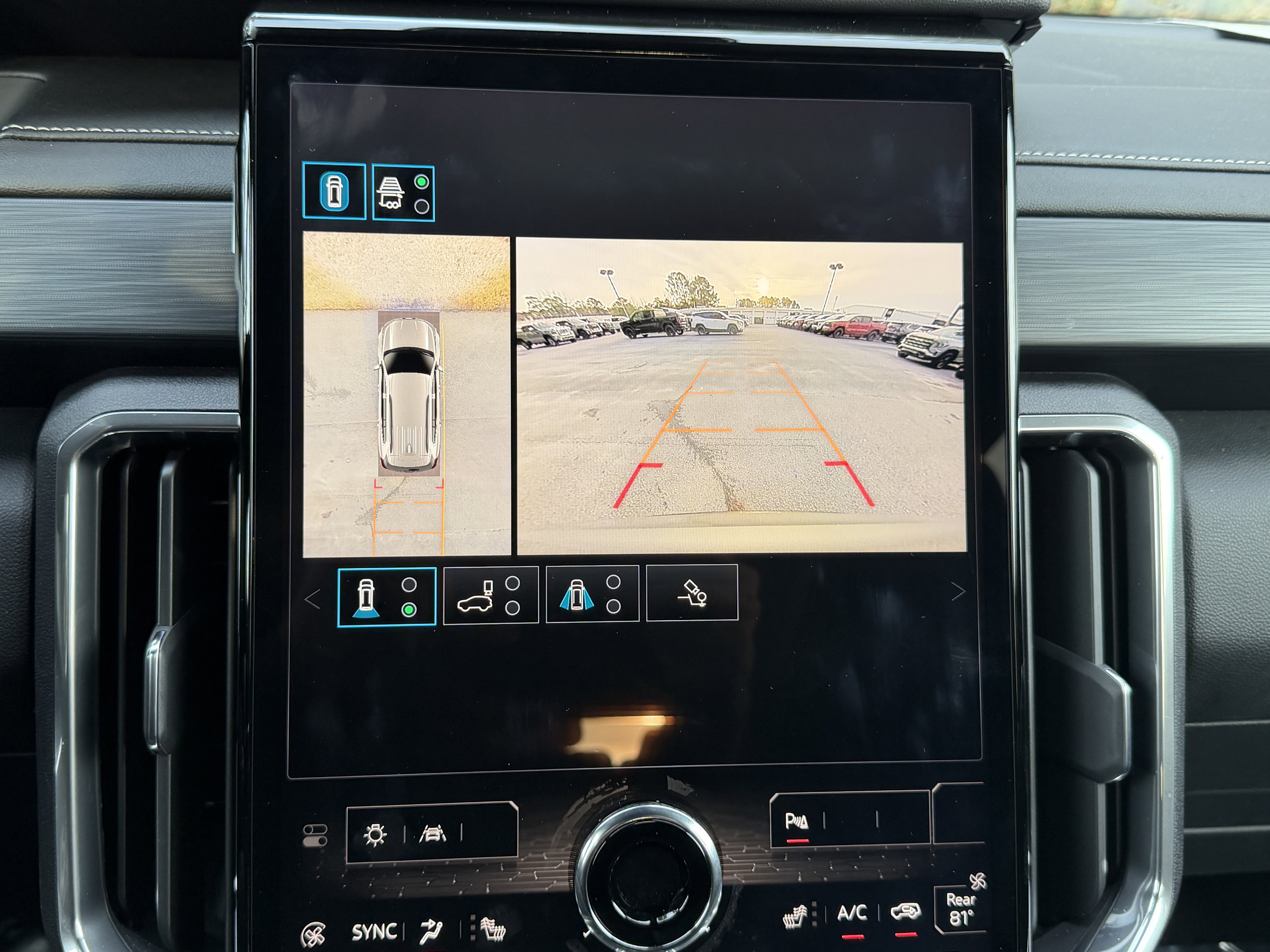 Used 2025 GMC Acadia Elevation image 30