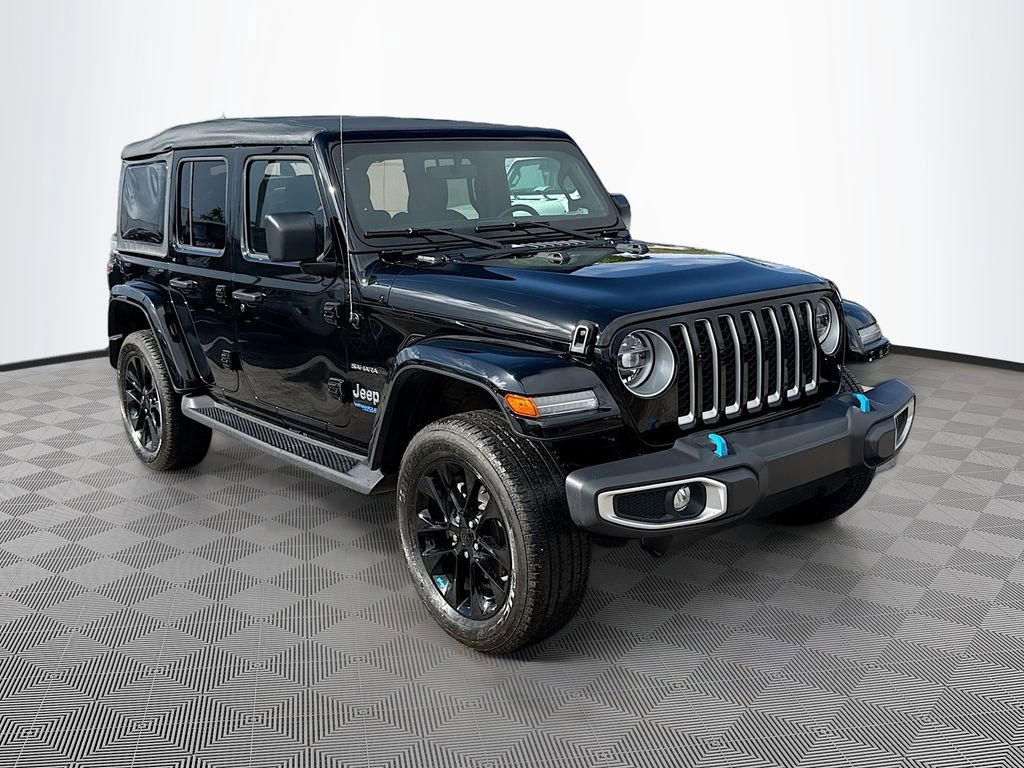 Used 2022 Jeep Wrangler Unlimited Sahara w/ Cold Weather Group image 4