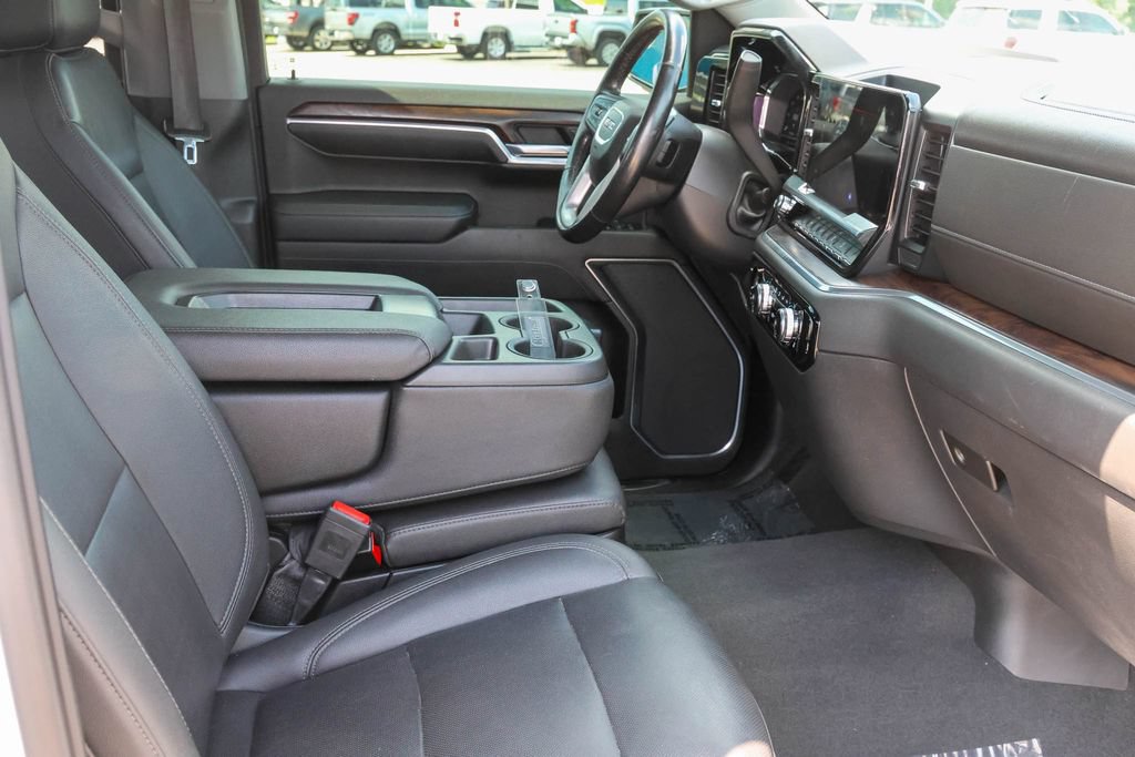 Used 2022 GMC Sierra 1500 SLT w/ X31 Off-Road Package AWD/4WD image 11