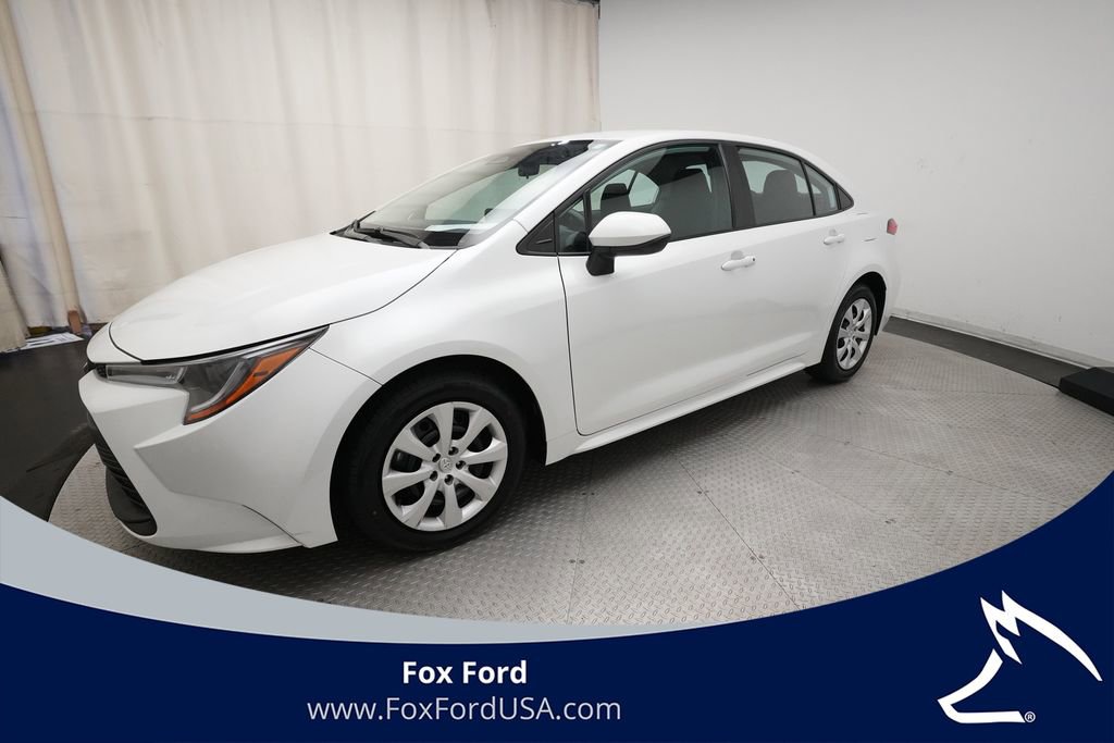 Used 2025 Toyota Corolla LE FWD image 1