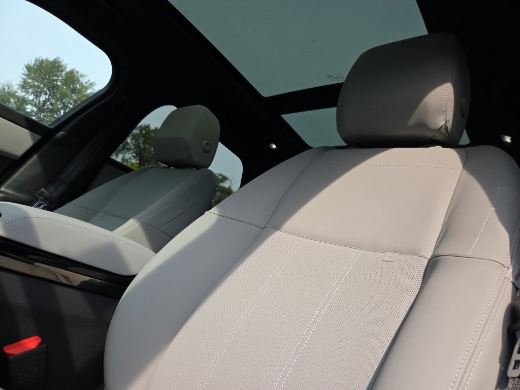 New 2026 Land Rover Range Rover Velar Dynamic SE image 14