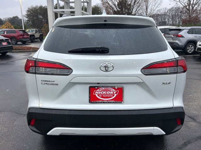 Used 2023 Toyota Corolla Cross XLE image 6