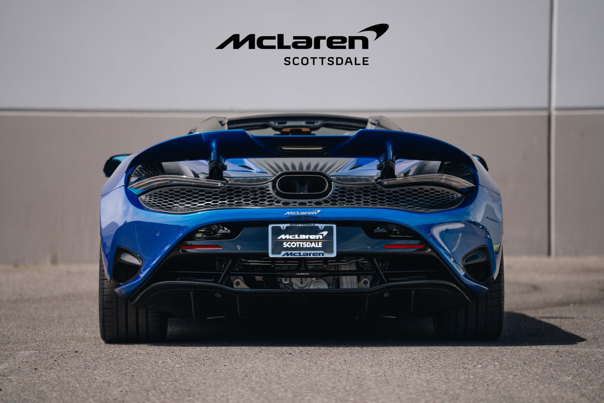 Used 2024 McLaren 750S Spider RWD image 8