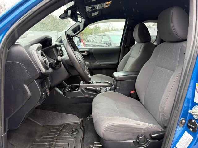 Used 2018 Toyota Tacoma TRD Off-Road AWD/4WD image 11