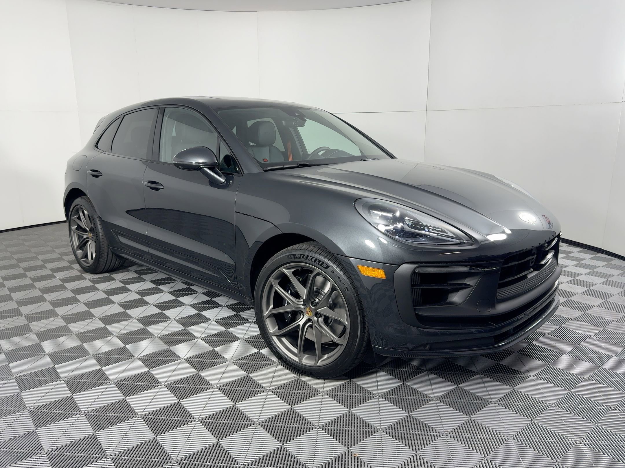 Used 2026 Porsche Macan GTS AWD/4WD image 7
