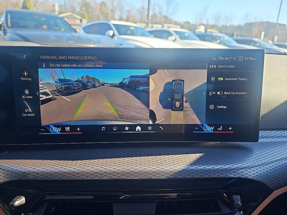 Used 2025 BMW 330i Sedan w/ M Sport Package image 30