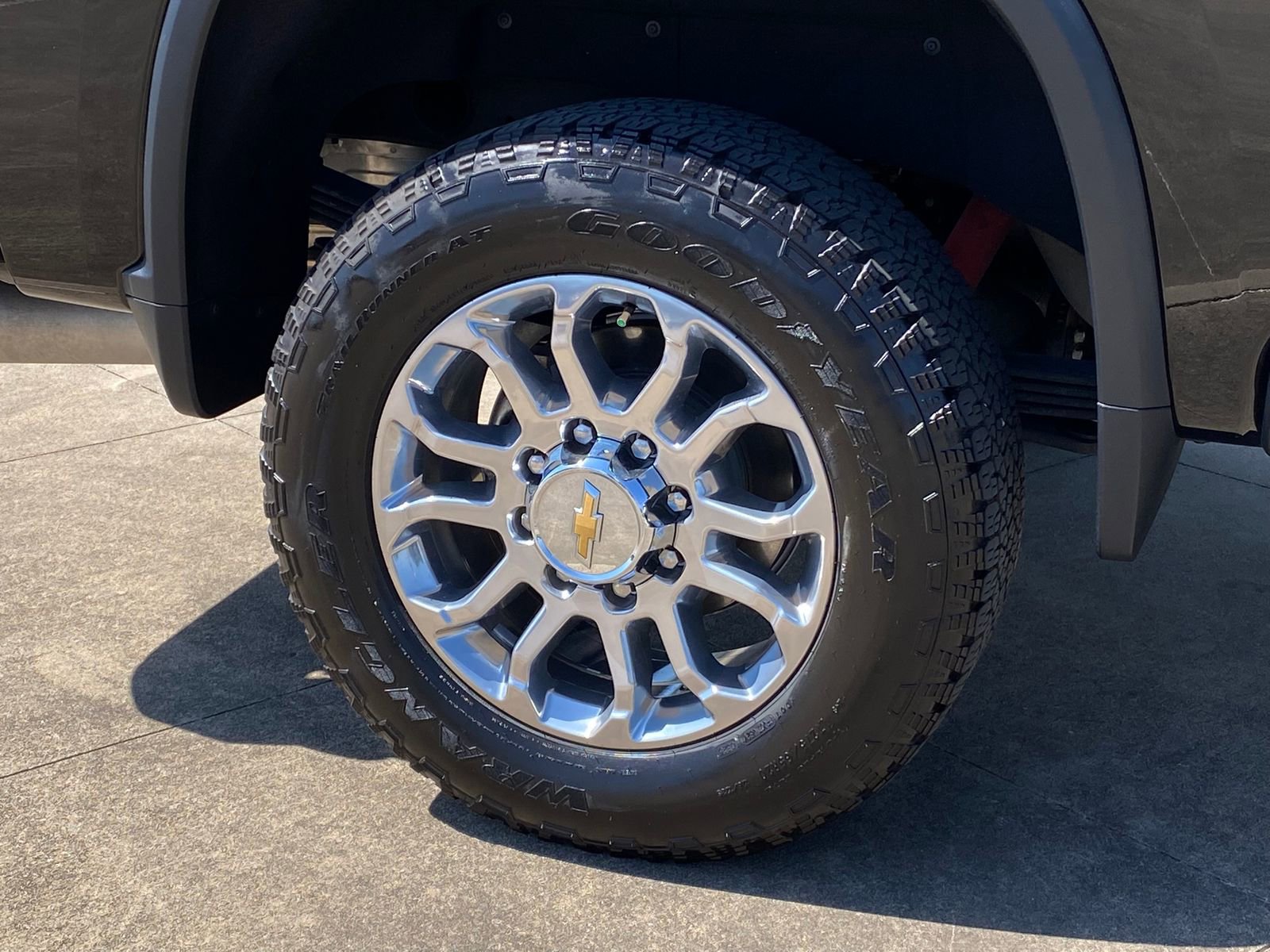 Used 2025 Chevrolet Silverado 2500 LTZ w/ LTZ Plus Package image 8