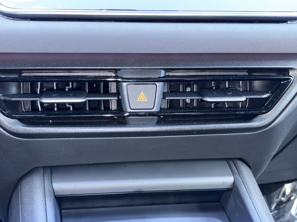 Certified 2026 Volkswagen Tiguan SE R-Line FWD image 20