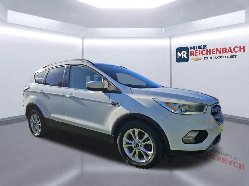 Used 2017 Ford Escape SE w/ Equipment Group 201A