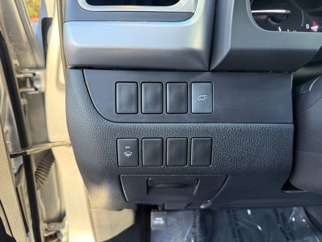 Used 2015 Toyota Highlander XLE image 17