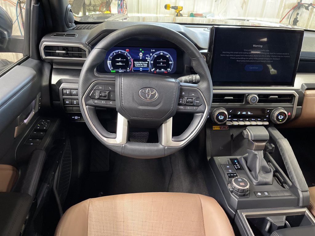 Certified 2025 Toyota 4Runner Limited w/ Tow Technology Package AWD/4WD image 17