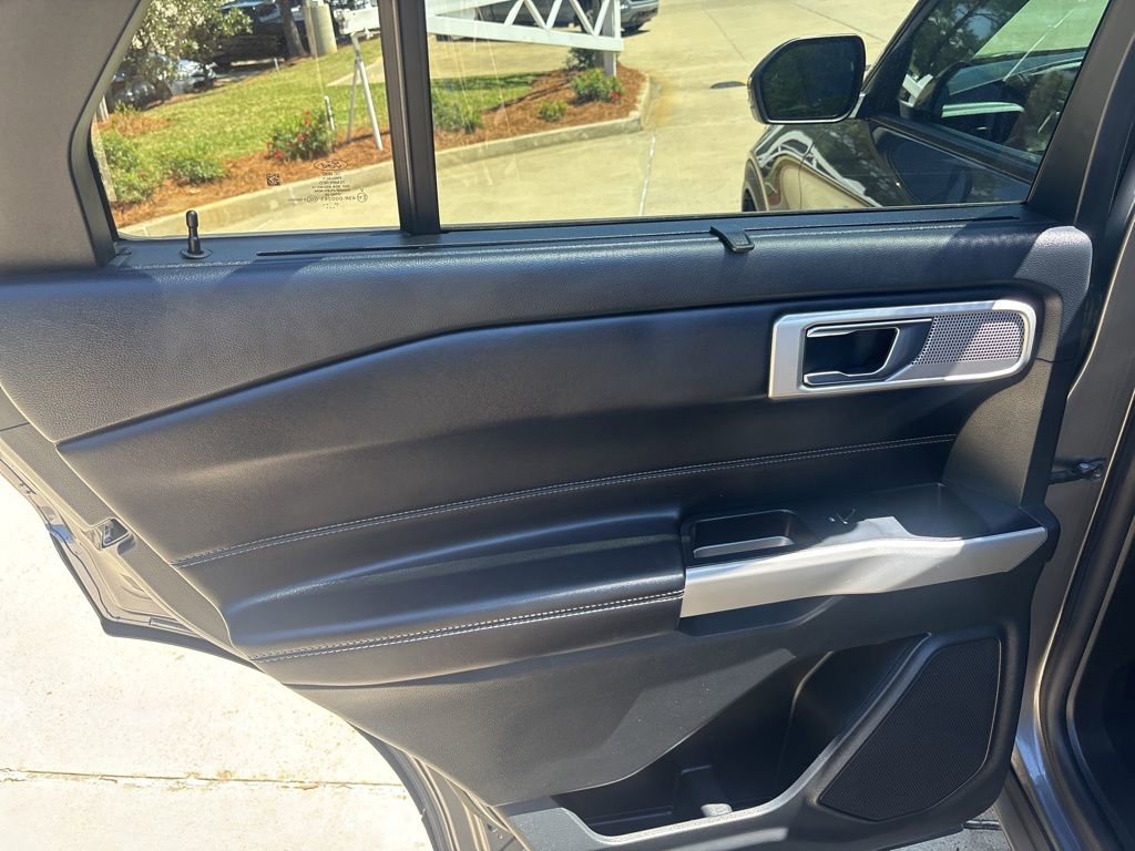 Used 2022 Ford Explorer Limited w/ Equipment Group 301A image 41