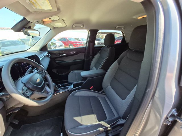 Used 2025 Chevrolet TrailBlazer LT AWD/4WD image 19