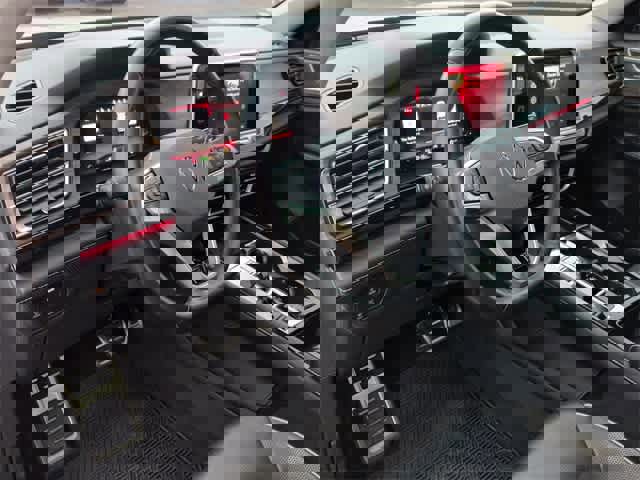 Used 2024 Volkswagen Atlas SEL Premium R-Line image 10