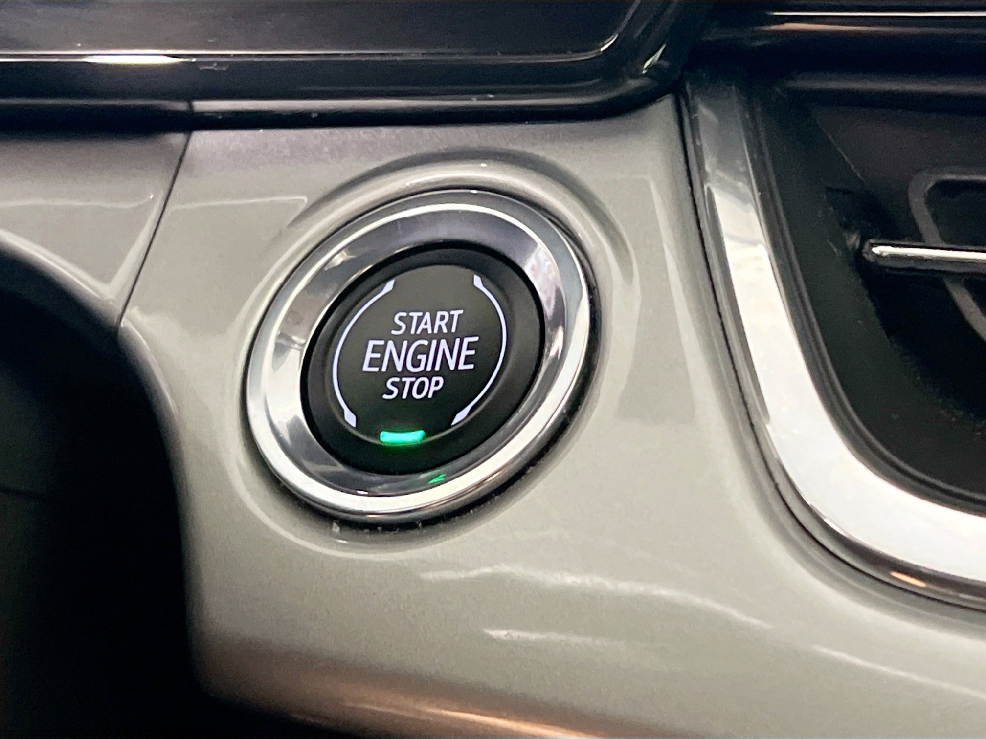 Used 2025 Chevrolet Trax LT image 24