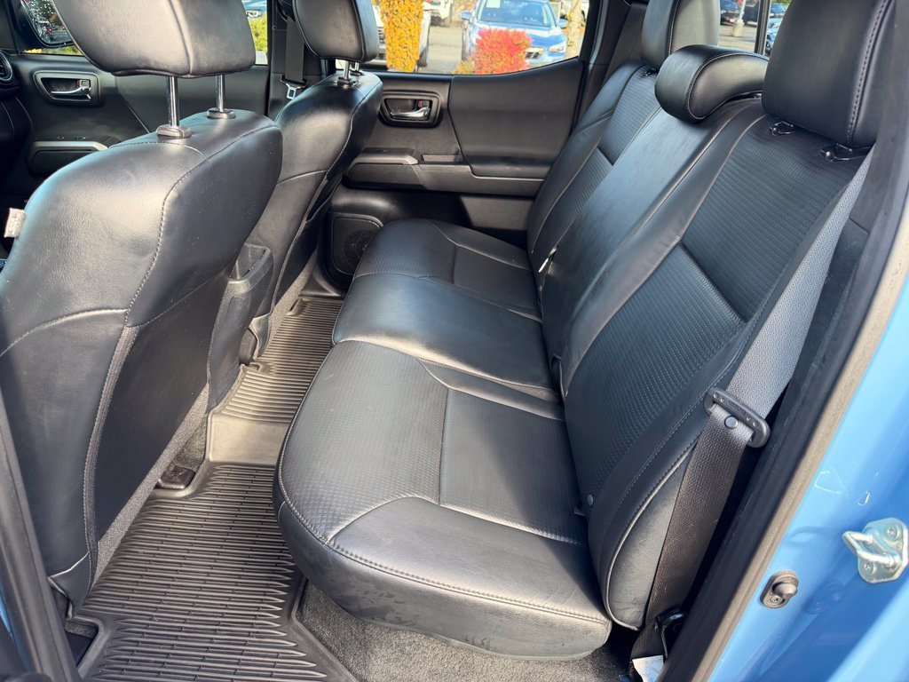 Used 2019 Toyota Tacoma TRD Sport AWD/4WD image 17