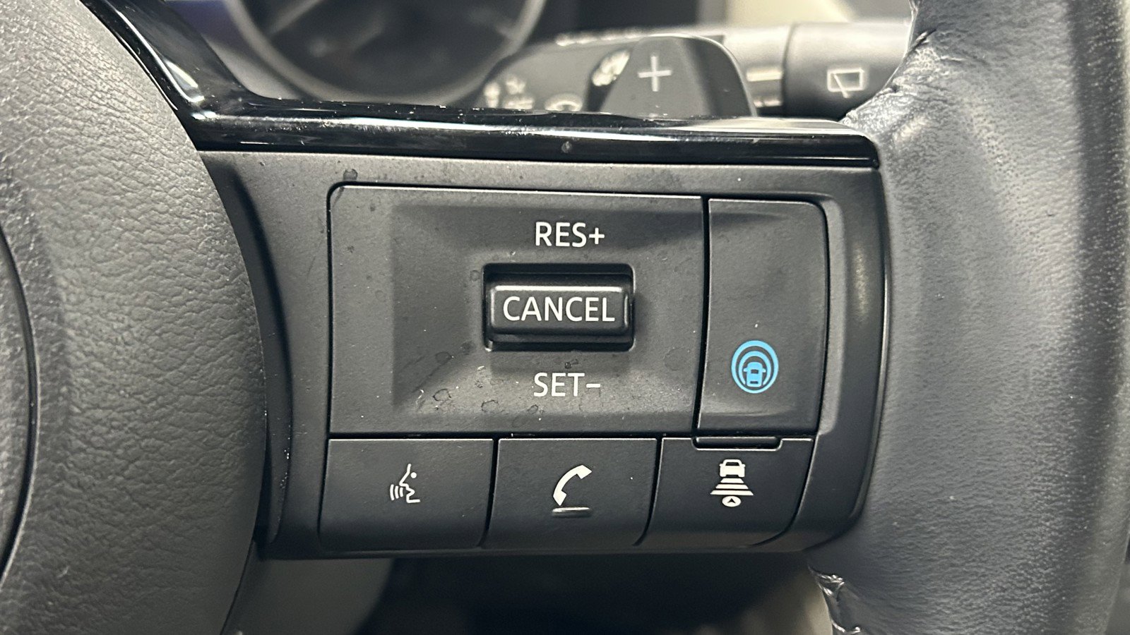 Used 2023 Nissan Rogue SL image 24