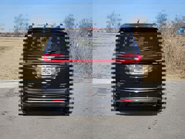 Used 2023 Chrysler Pacifica Limited image 6