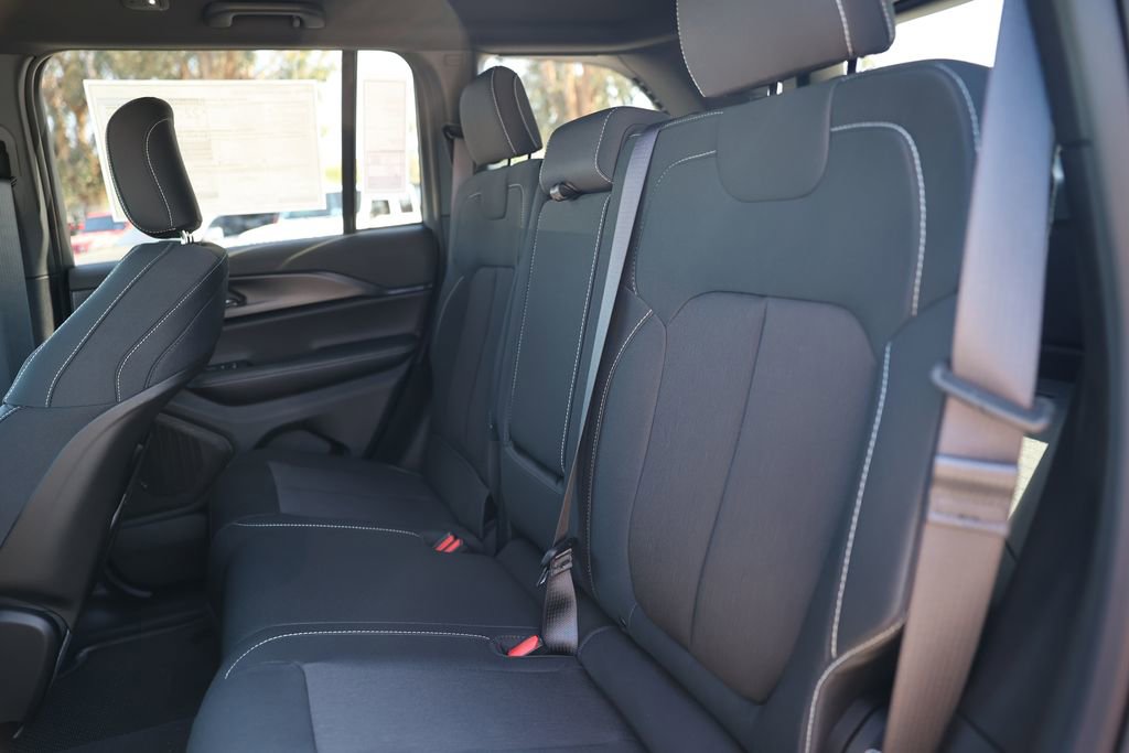 New 2025 Jeep Grand Cherokee Laredo w/ MOPAR Finishing Package image 38