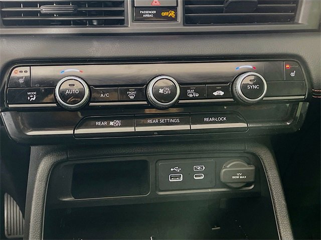 Used 2025 Honda Pilot TrailSport image 16