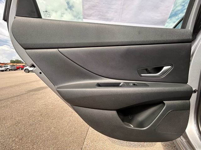 New 2025 Hyundai Elantra Blue image 32