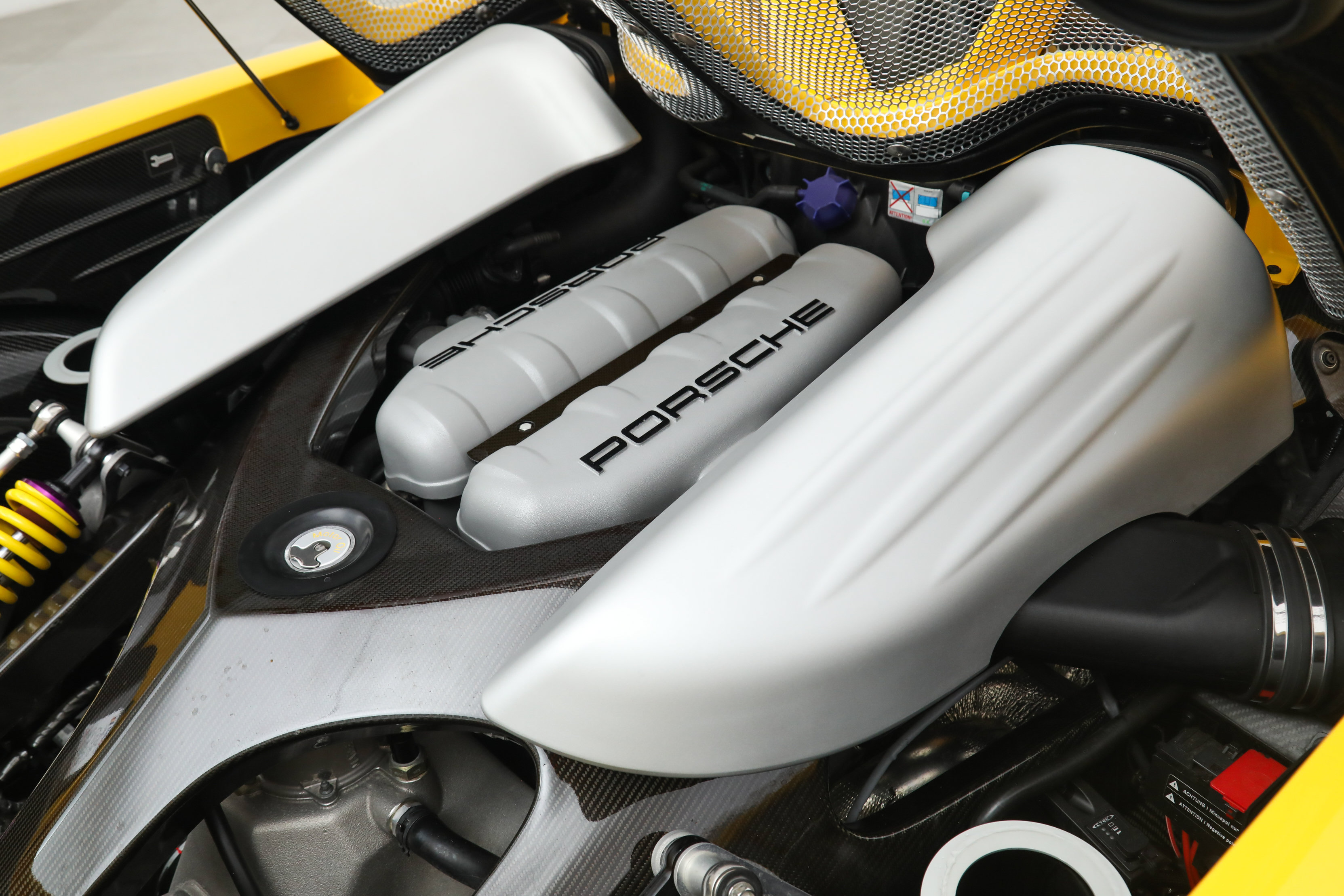 Used 2005 Porsche Carrera GT RWD image 38