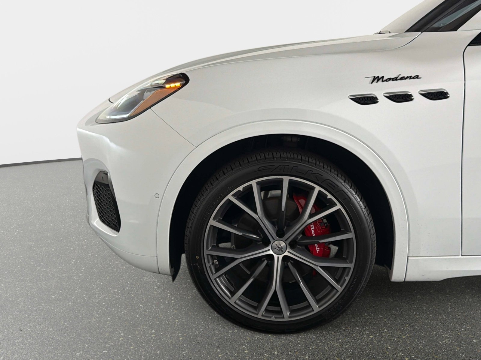 Used 2023 Maserati Grecale Modena AWD/4WD image 12