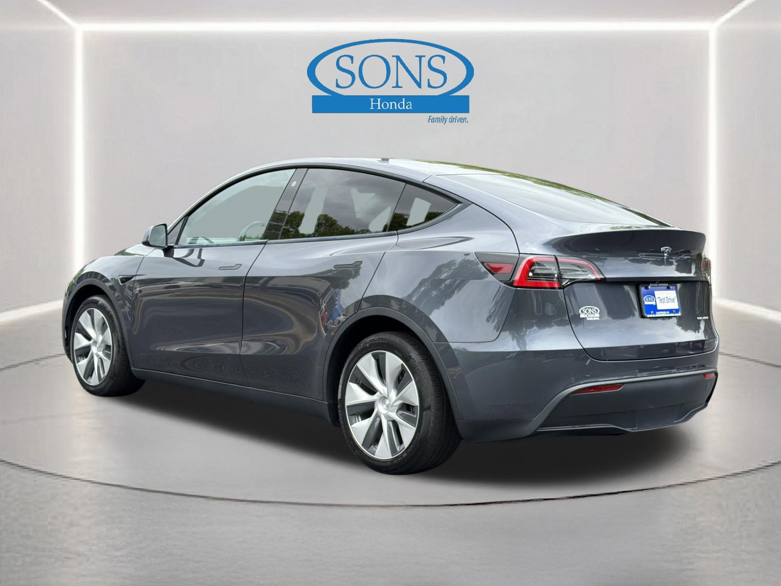 Used 2021 Tesla Model Y Long Range AWD/4WD image 21