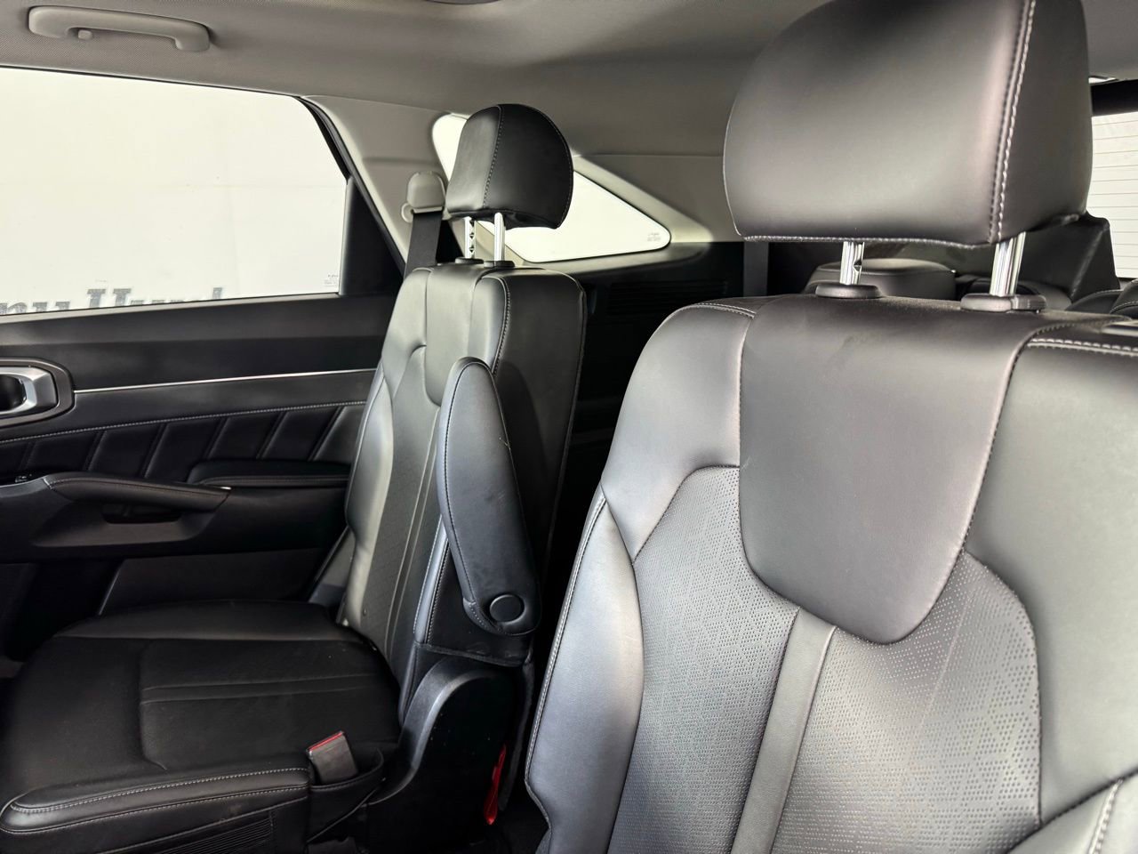 Used 2023 Kia Sorento SX AWD/4WD image 11