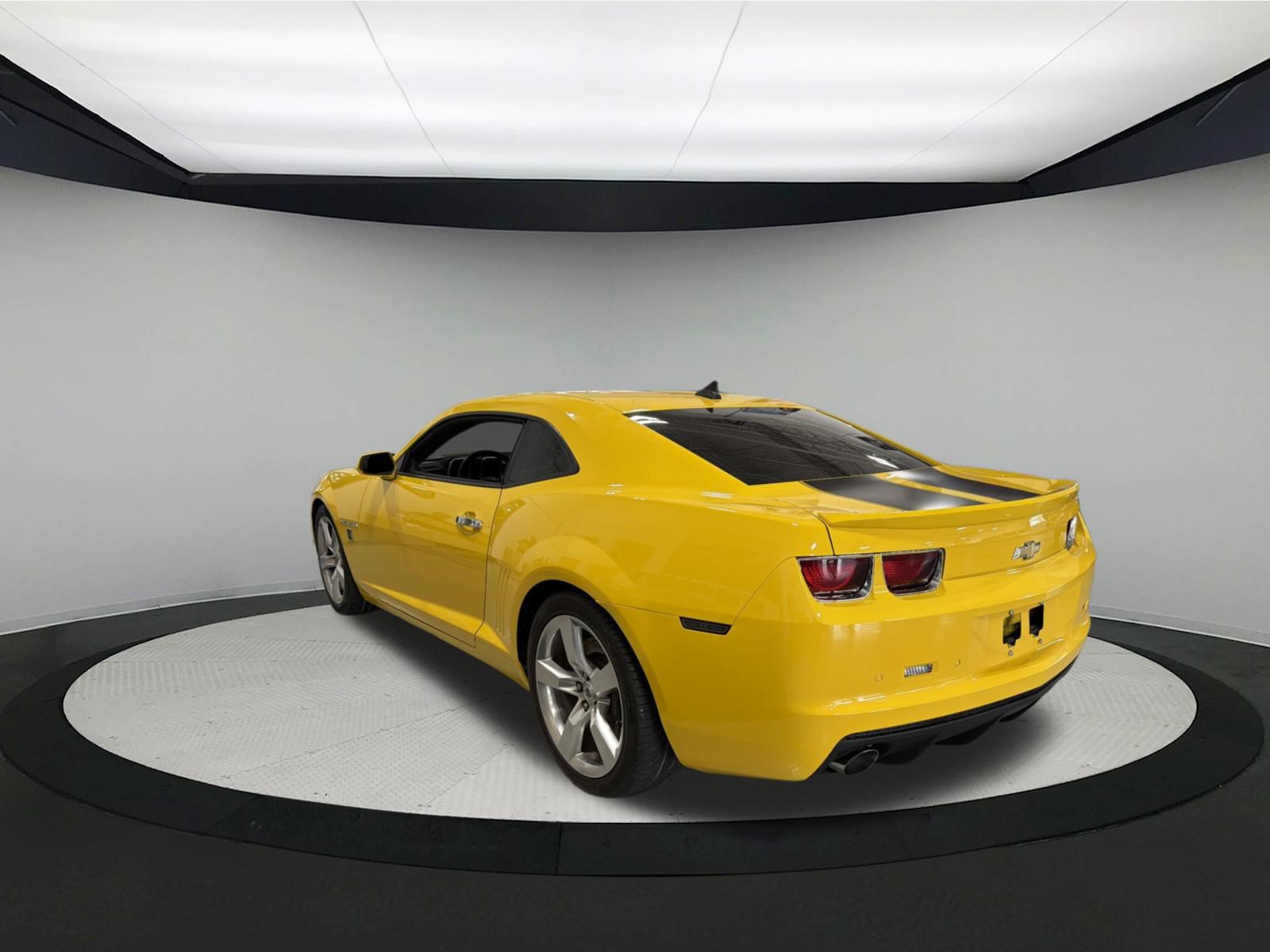 Used 2010 Chevrolet Camaro SS w/ RS Package RWD image 2