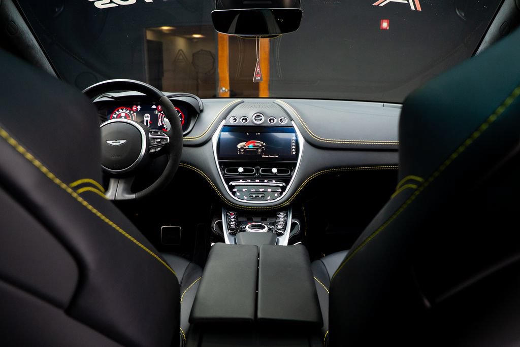 Used 2022 Aston Martin DBX AWD/4WD image 46