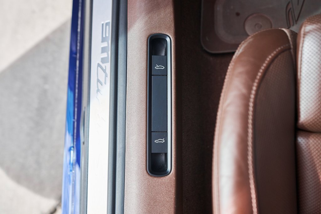 Used 2022 Porsche 911 Turbo S image 35