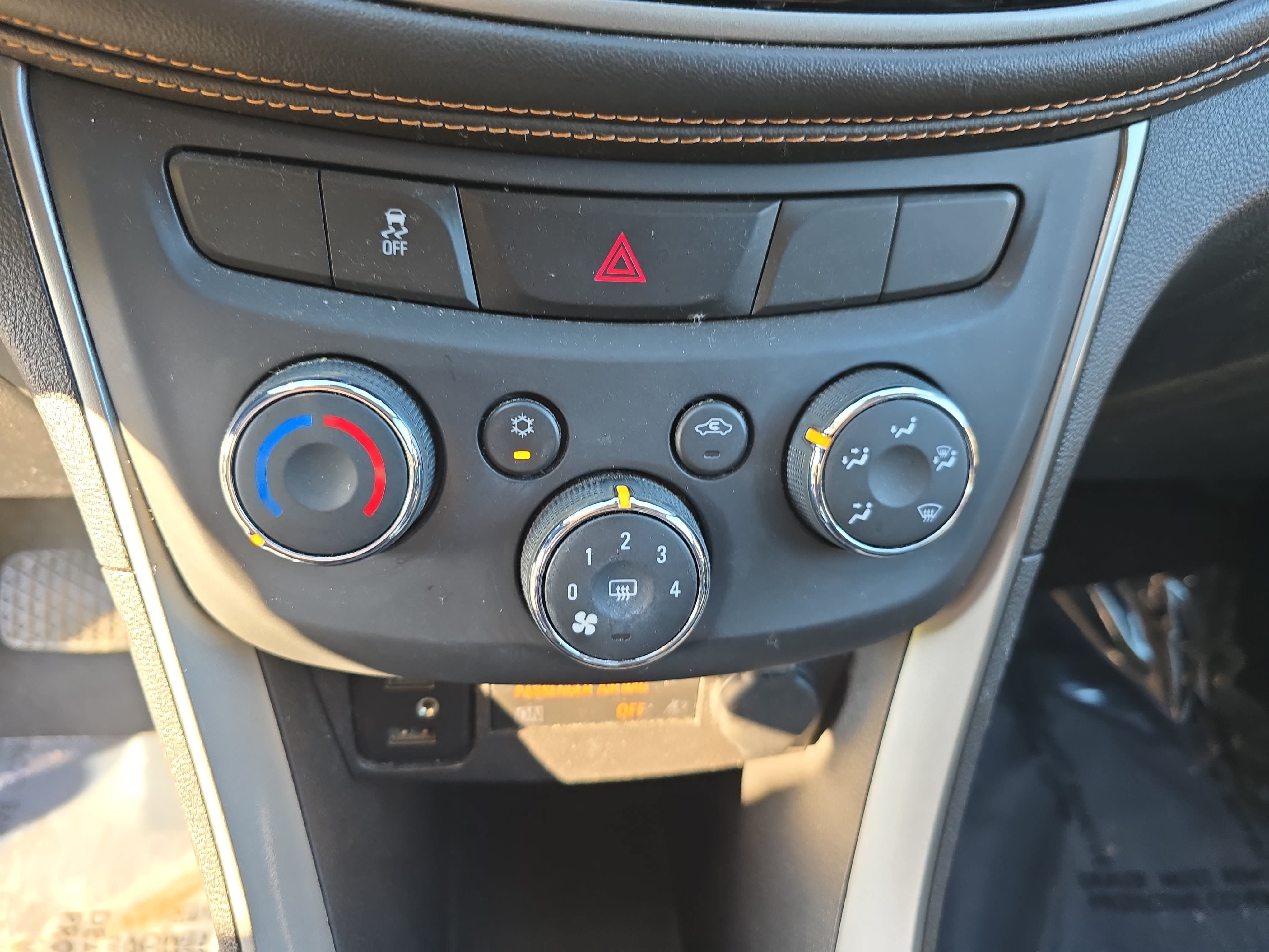 Used 2017 Chevrolet Trax LT w/ LT Convenience Package FWD image 22