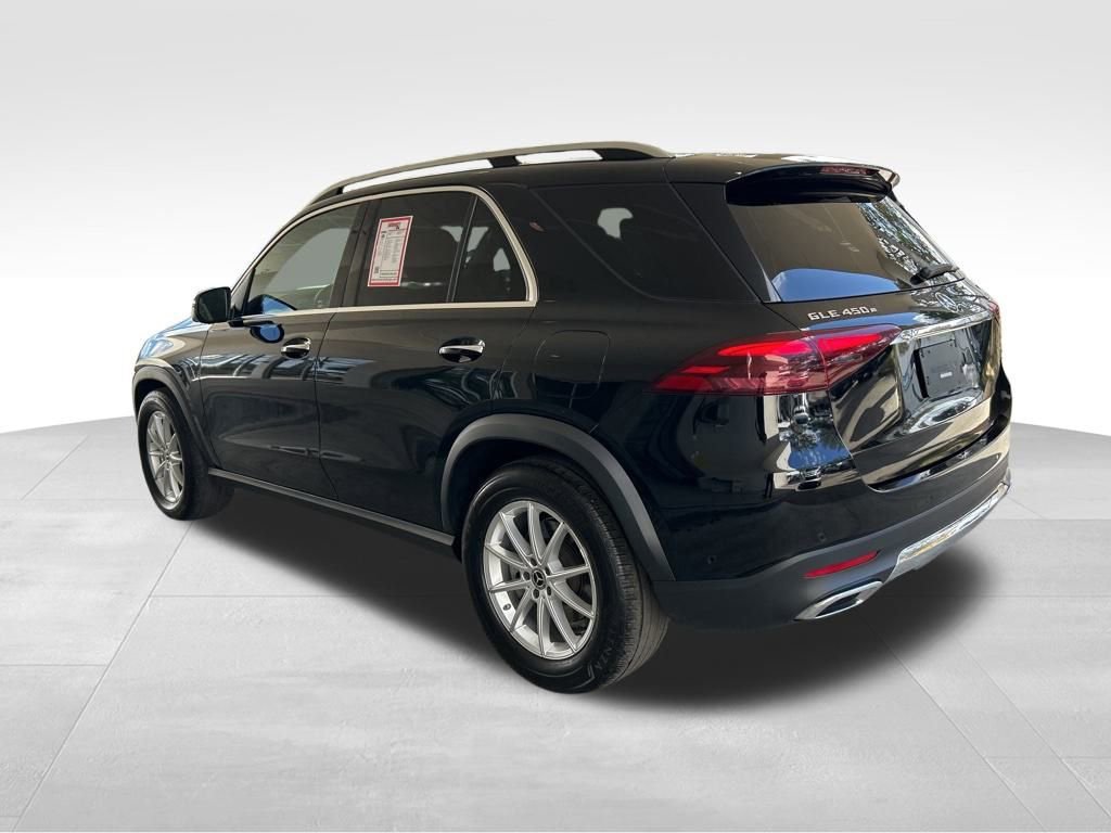 Used 2024 Mercedes-Benz GLE 450e 4MATIC image 4
