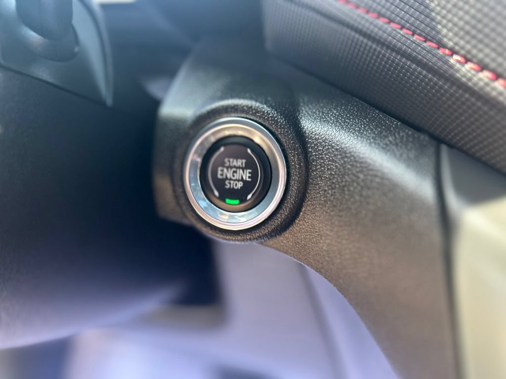 Used 2023 Chevrolet TrailBlazer RS w/ Sun and Liftgate Package FWD image 17