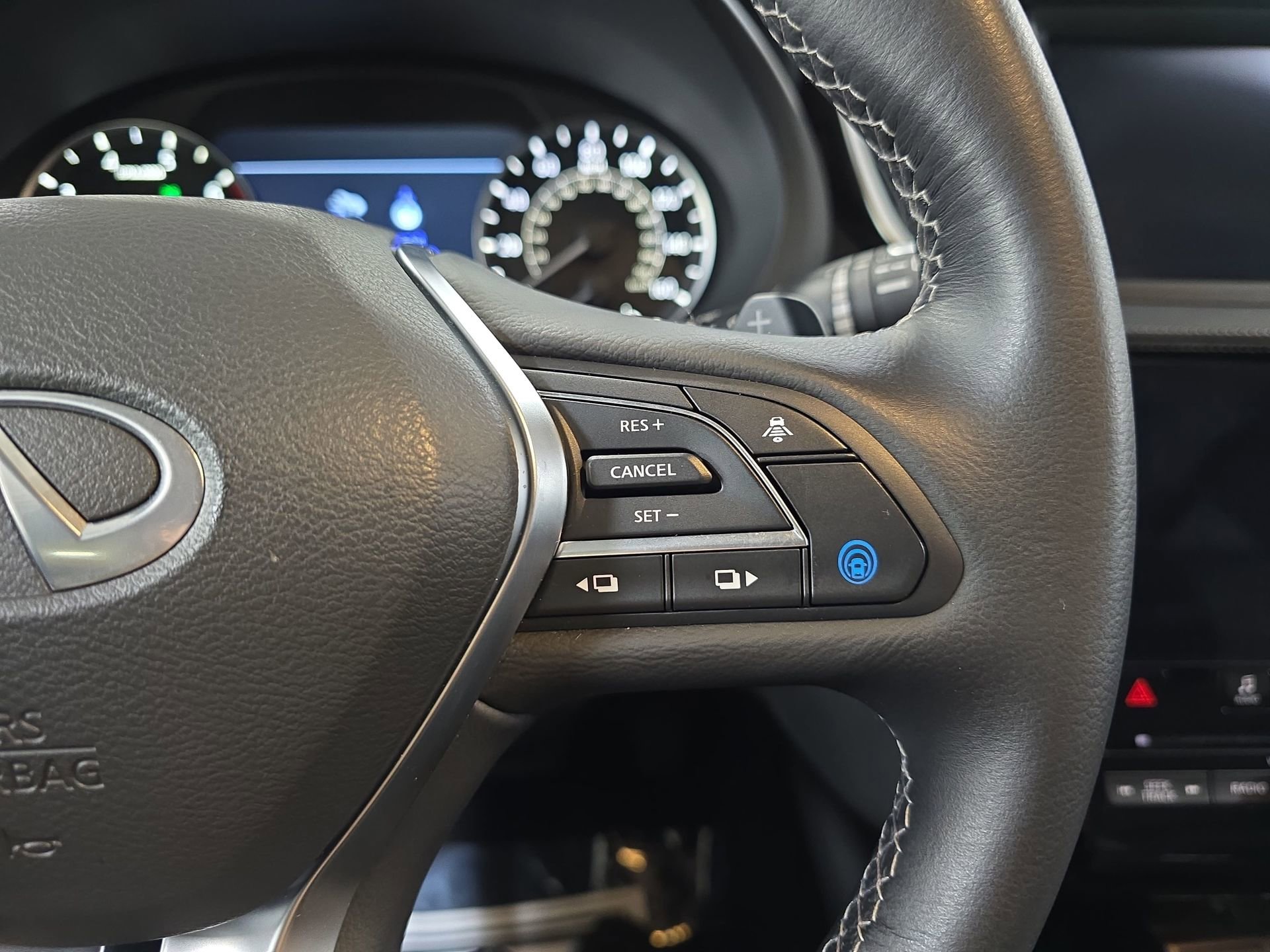 Certified 2025 INFINITI QX50 Luxe w/ Cargo Package image 18