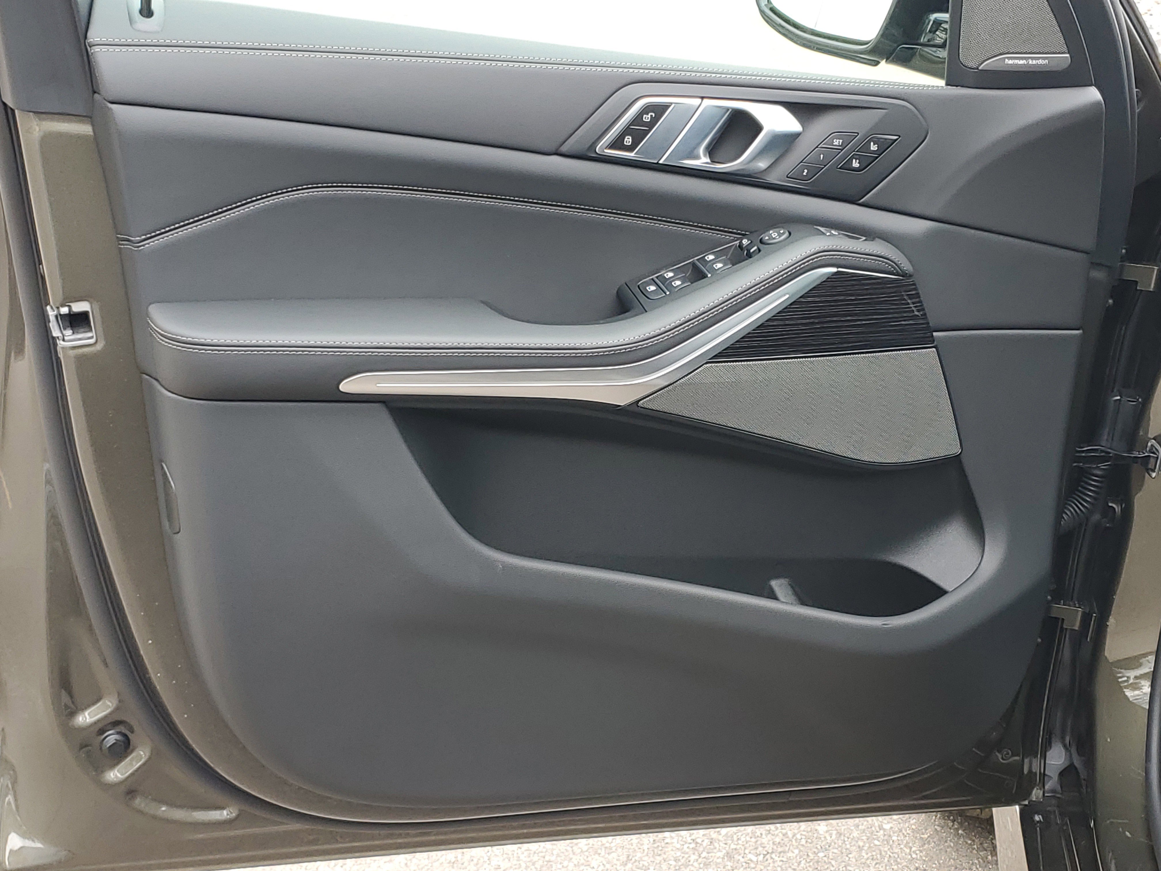 New 2026 BMW X5 xDrive40i w/ M Sport Package AWD/4WD image 5