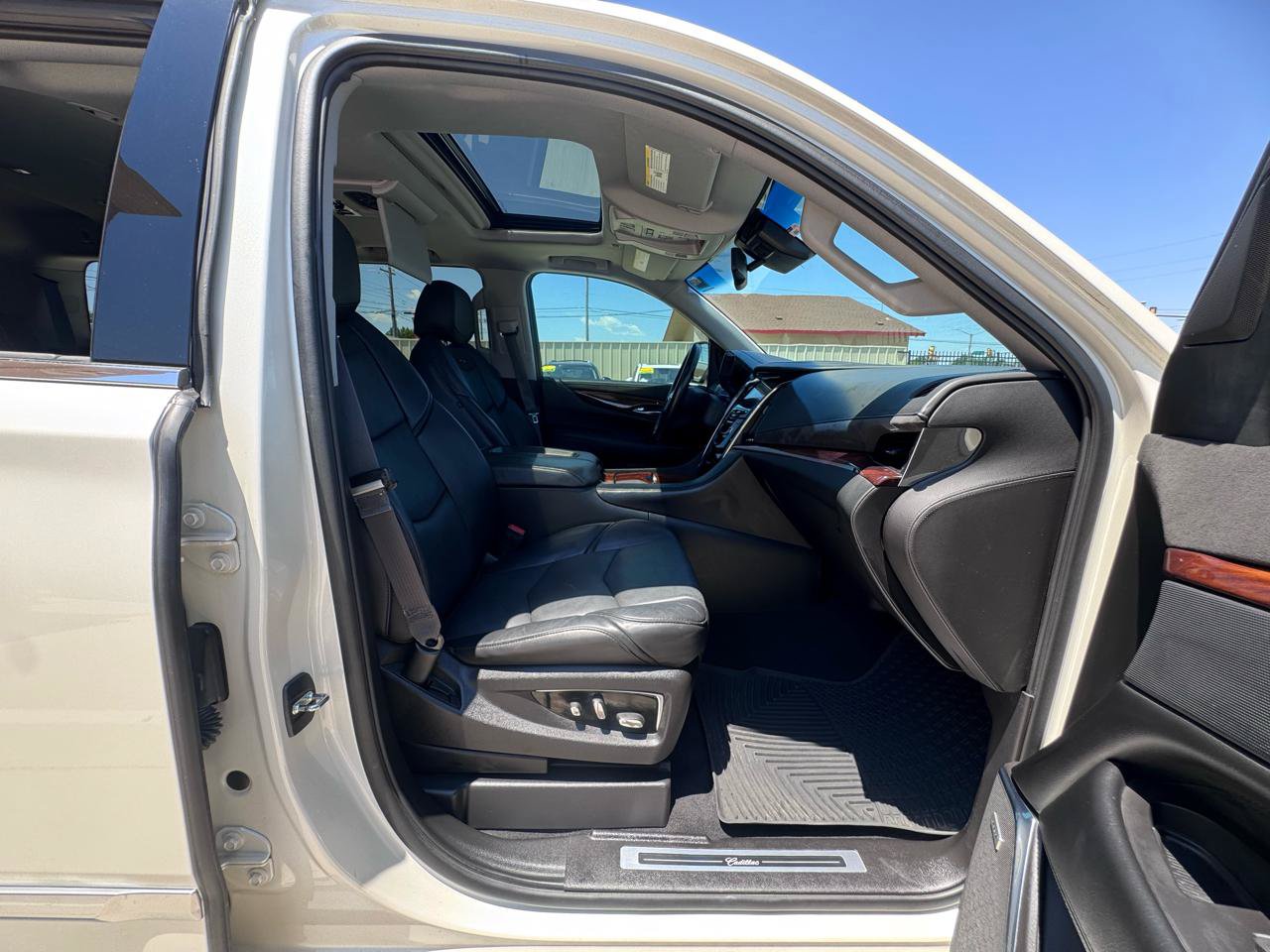 Used 2015 Cadillac Escalade Premium RWD image 64