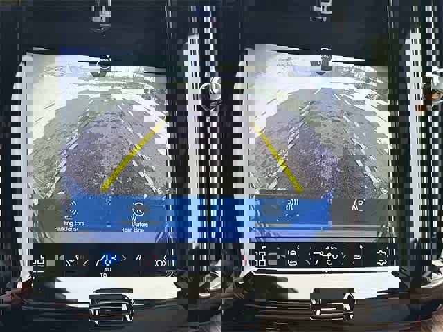 Used 2023 Volvo XC60 T8 Ultimate w/ Climate Package image 15