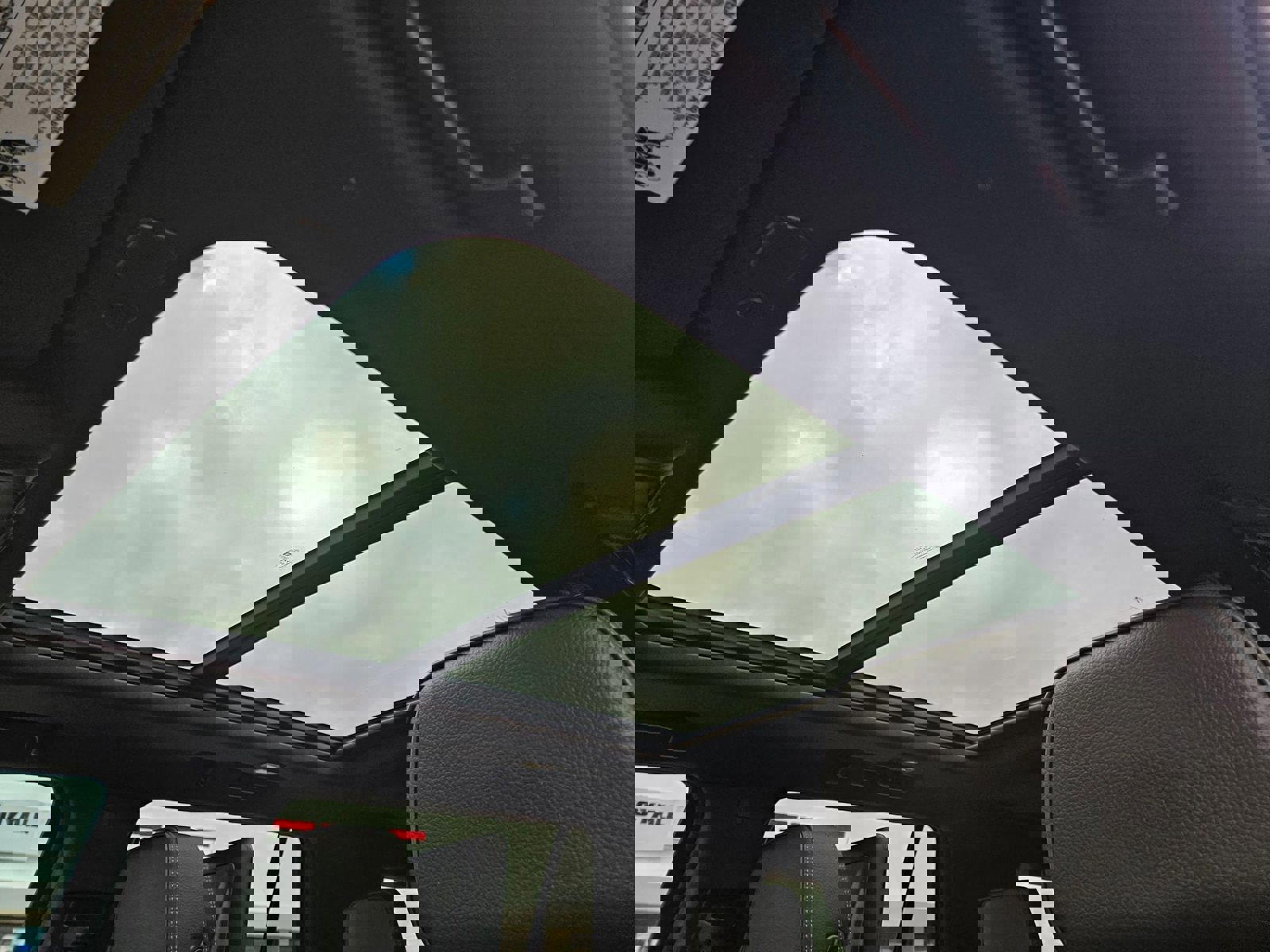 Used 2021 GMC Yukon Denali w/ Denali Premium Package image 27