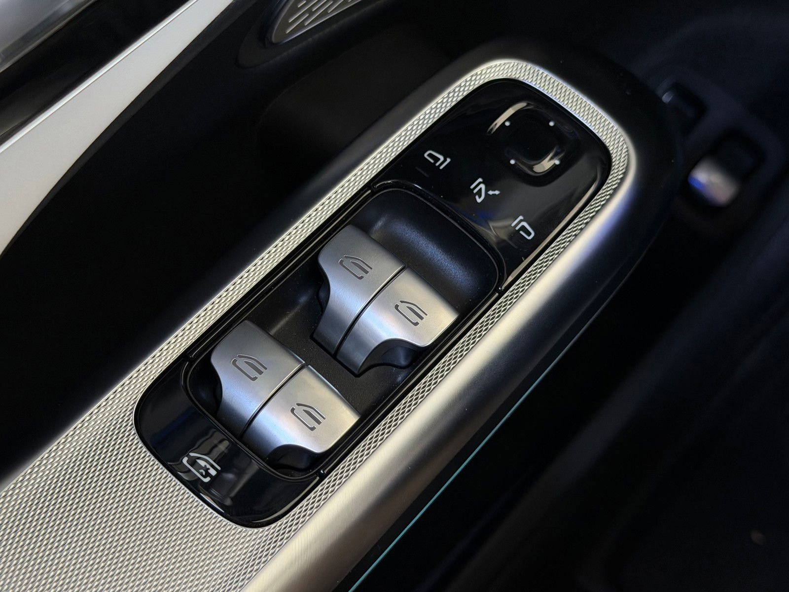 New 2026 Mercedes-Benz E 53 AMG e 4MATIC Sedan image 21