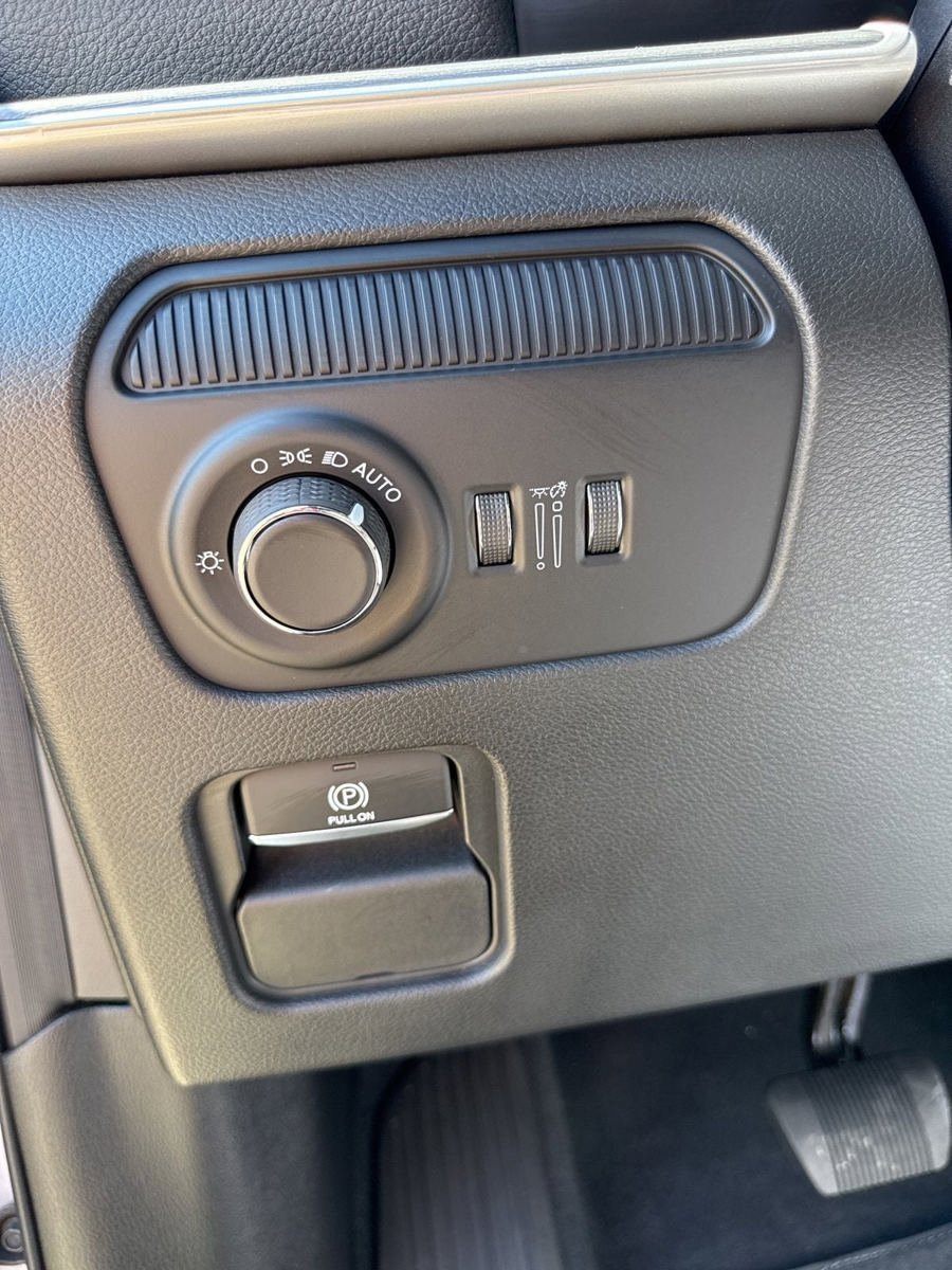 New 2026 Jeep Grand Wagoneer Limited AWD/4WD image 16