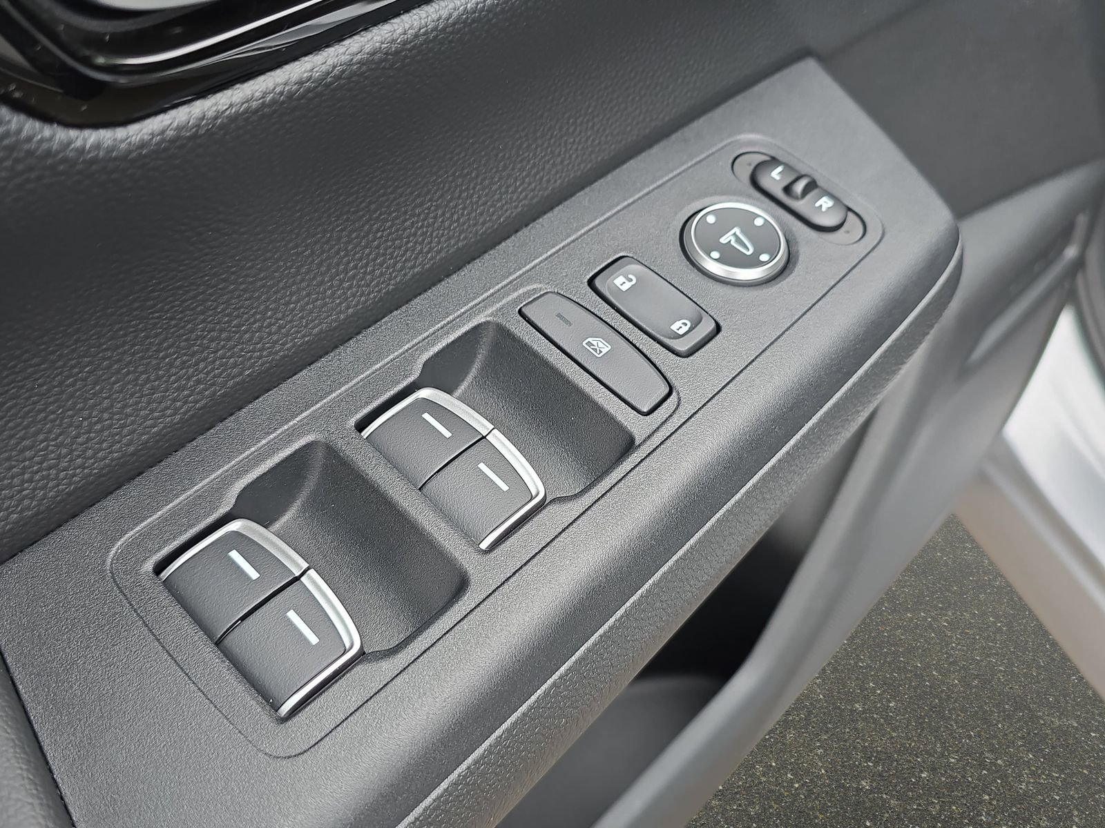 Certified 2023 Honda CR-V Sport Touring image 27