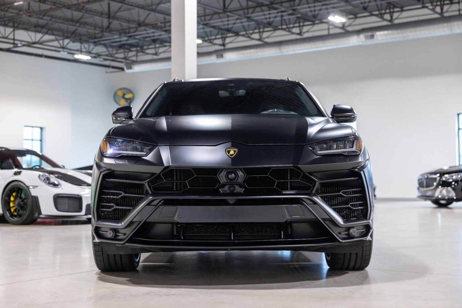 Used 2022 Lamborghini Urus image 2