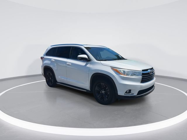 Used 2016 Toyota Highlander Limited Platinum FWD image 2