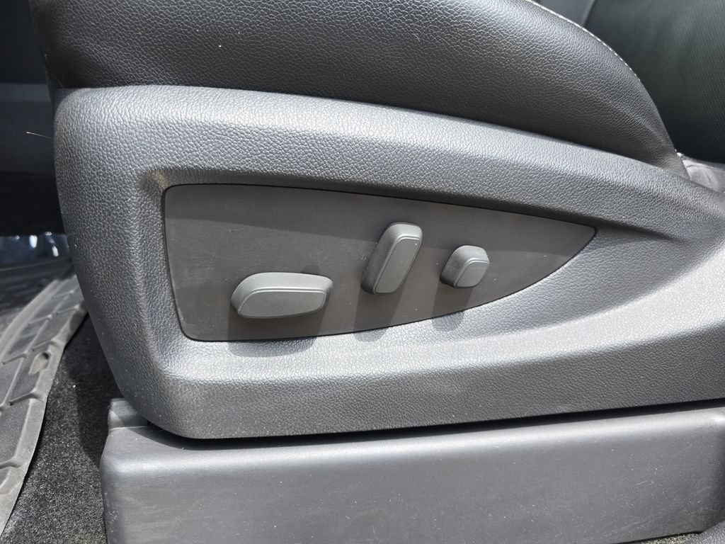 Used 2016 GMC Yukon SLT AWD/4WD image 32