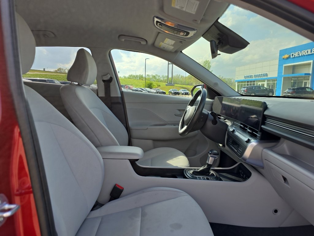 Used 2025 Hyundai Kona SEL FWD image 13